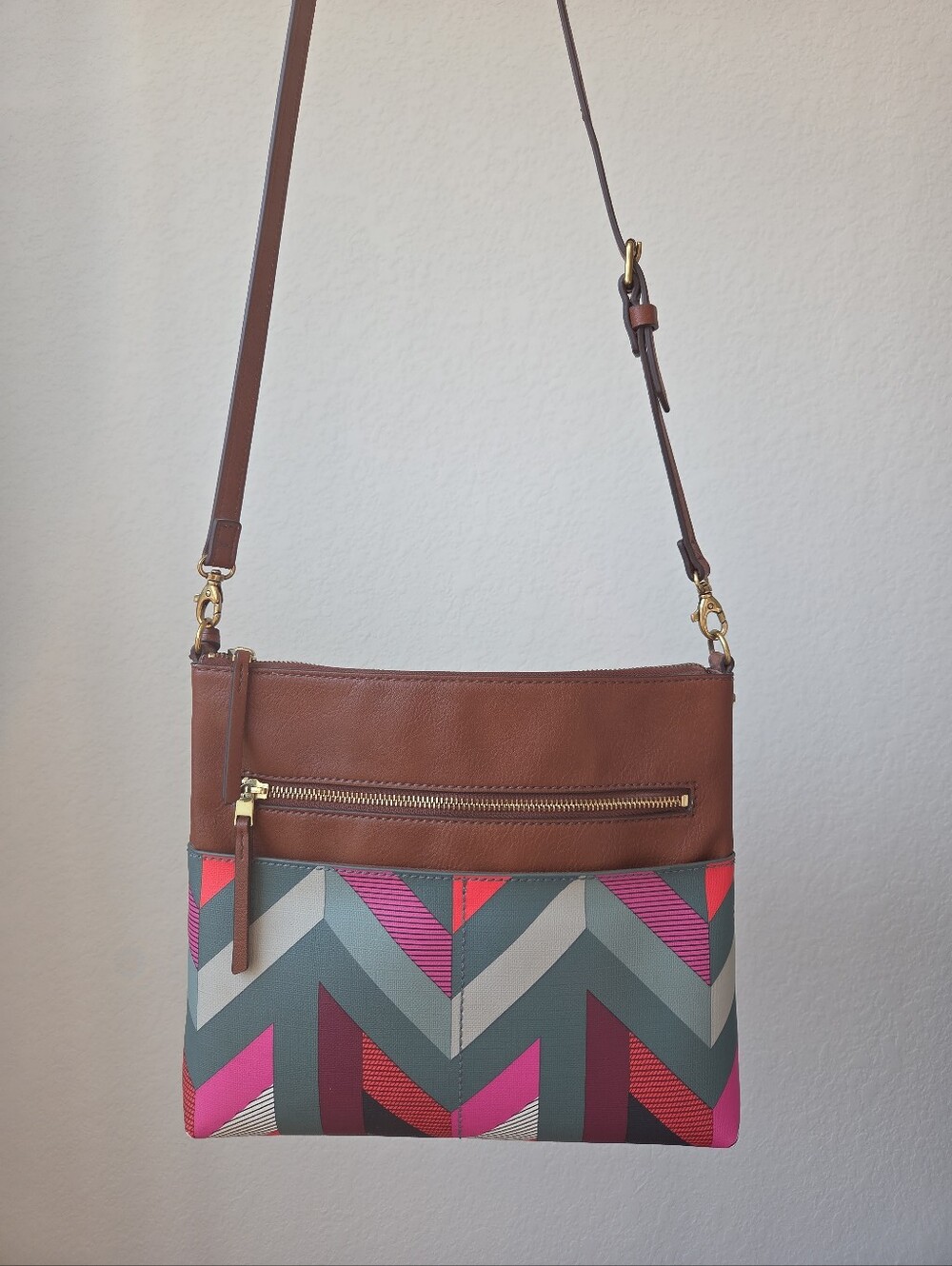 Fossil Fiona Brown Leather-Trim Crossbody Bag with Multicolor Chevron Panel